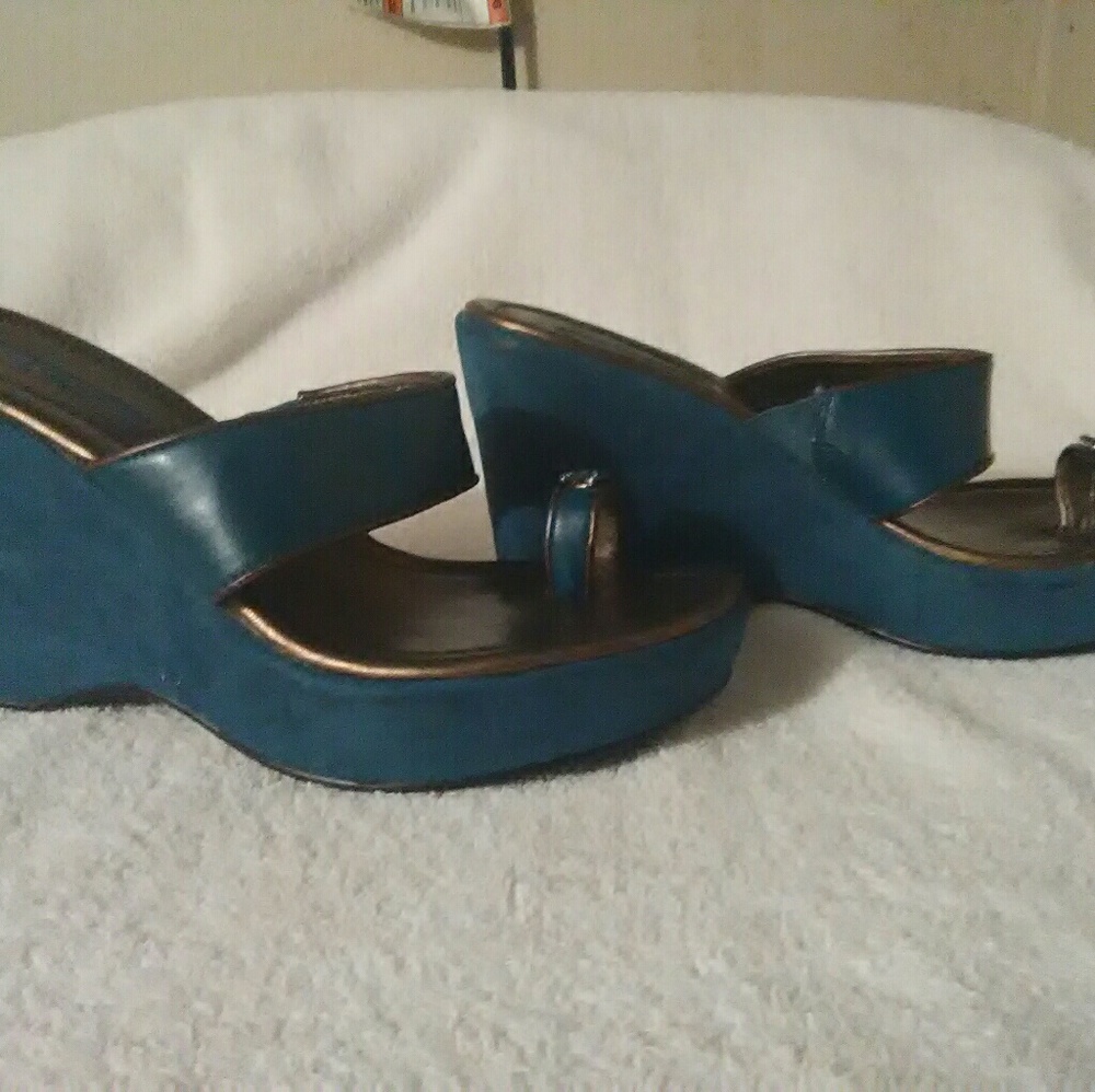 Fioni Wedges - Picture 2 of 5